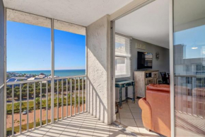 Penthouse Views - Steps From the Shore 2001